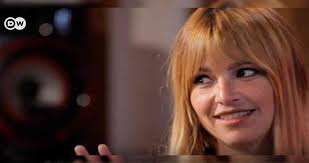 En realidad, como le pasa a muchas víctimas de acoso en colombia, en las oportunidades en las que contó su situación no se tomaron cartas en el asunto. Johana Bahamon Su Trabajo Por Dignificar A Los Reclusos