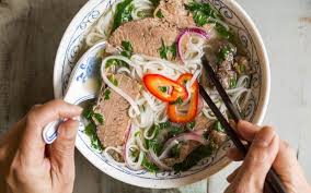 Le Phở Symbole Culinaire Du Vietnam Idee Recette Pho Recette Cuisson Des Aliments