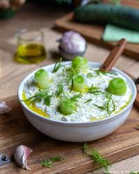 Le Tzatziki De Cyril Lignac Recette En 2020 Recettes De Cuisine Tzatziki Recette Grecque