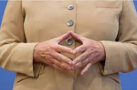 Videos exposing the use and meaning of the merkel hand sign, otherwise known as the 'merkel raute' and the 'sign of practicus'. Interview Mit Dem Merkelraute Macher Wie Ein Mem Entsteht Politik Stuttgarter Zeitung