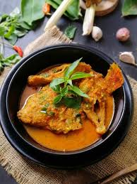 Hidangan ini biasanya akan dengan mudah ibu jumpai di rumah makan. Resep Ikan Woku Makanan Khas Manado Yang Pedasnya Bikin Ketagihan Kumparan Com