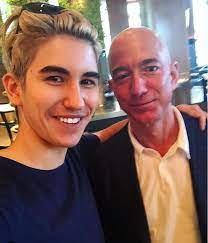 He serves as the founder and ceo of storyheap, the leading analytics and management platform for social media stories, helping brands and influencers such as tumblr, universal studios, hubspot, selena gomez. Cine Este Sebastian Dobrincu Cel Mai TanÄƒr Milionar Din Silicon Valley