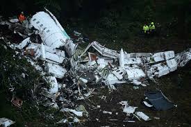 La sedena reportó que seis elementos perdieron la vida imágenes sensibles. 14 Ideas De Accidente Aereo Chapecoense Futbol Hoy Atletico Nacional Futbol Brasileno
