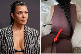 1 day ago · kourtney kardashian is showing off her dramatic new hairstyle. Kourtney Kardashian And Travis Barker Get Flirty On Instagram