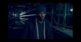 Dans cette série policière bientôt diffusée sur tf1, luther est un inspecteur qui tient de colombo et de sherlock holmes plutôt que du grand réformateur protestant. Le Luther Francais Se Devoile Premieres Images Du Remake De Tf1 Premiere Fr
