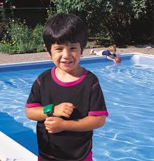 This Swimming Pool Alarm Attaches To Your Child S Wrist And Is Activated Upon Touching The Water Parents Pool Safety Swimming Safety Swimming Pool Accessories