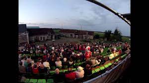 Ou l'irrésistible succès des bodin's « grandeur nature ». Les Bodin S Grandeur Nature 2017 Vue Sur La Ferme 3 Youtube