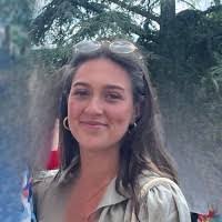 Leah Healy's Instagram, Twitter & Facebook