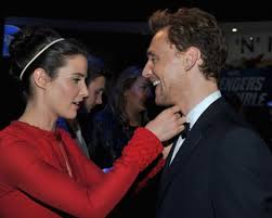 Who is tom hiddleston's wife? Tom Hiddleston Girlfriend Bio 2021 Update