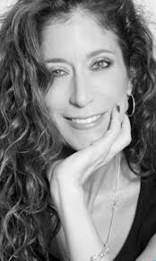 Leslie Charles: Biofilmografía