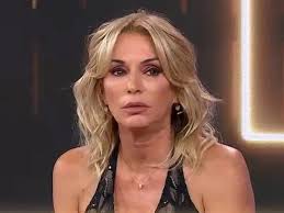 Yanina Latorre insultó a un seguidor que trató de "opa" a su hijo