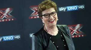 Abbiamo chiesto a mara maionchi come si chiama il gruppo a cui ha dato il golden buzzer. Il Marito Di Mara Maionchi E La Brutta Battuta Sui Gay Lei Lo Rimprovera Ma Cosa Caz O Dici Ti Tolgo I Social Il Mattino It