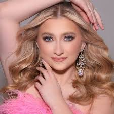 Angela Seifert's Instagram, Twitter & Facebook