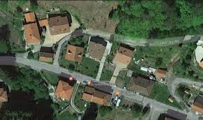 Lagzi lajcsi egy fantasztikus és egyben hatalmas birtokon él családjával, csüngő hasú disznóival és juhaival. Lagzi Lajcsi Koltozik Az Uj Otthonaba Egy Az Egyben