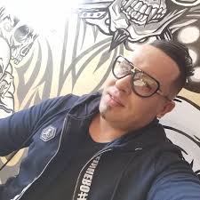 تحية كبيرة لكل محبي سامي راي ملك الراي المغربي من مدينة طنجة العالية💕💕💕💕