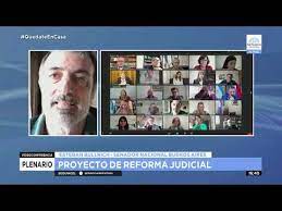 He was minister of education of the autonomous city of buenos aires and minister of education under mauricio macri's administration. Esteban Bullrich Utilizo Una Foto Suya Para Simular Por Zoom Su Presencia En El Debate De La Reforma Judicial Politica La Voz Del Interior