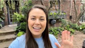 Under Window Box Re-Fresh Plans + Plants ✨