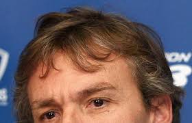 Officer charged over dani laidley the officer allegedly leaked an image of former afl coach dani laidley inside a police station. Fallen Afl Icon Dean Laidley Was Forced To Write A Thank