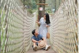 Tempat wisata ini berada di pulosari, pangalengan, bandung. Prewedding Di Wisata Bandung Orchid Forest Aman Nggak Sih