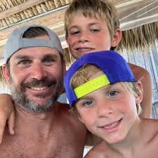 Matt Santa (@msanta1221)