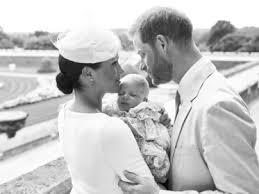 We can confirm that archie is going to be a big brother, the couple's rep told us in a february statement. Prins Harry En Meghan Markle Tonen Foto S Van Gedoopte Baby De Standaard Mobile