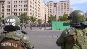 Policía de chile asesinó a un joven durante las manifestaciones a un 8 de octubre | el presidente chileno salió a dar apoyo directo a carabineros y señaló su intensión de. Carabineros De Chile Acusan Al Informe De Amnistia Internacional De Tener Imprecisiones Y Omisiones