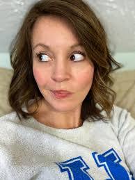 Suzanne Dauphinais's Instagram, Twitter & Facebook