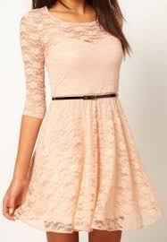Le bas de la robe est court devant et long derrière. Epingle Sur Closet Wishes