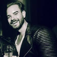 Die Stadt im Herzen, das Grossmünster auf dem Oberschenkel Sven Andrighetto  war am Sonntagabend Gast im Sportpanorama @SRF Sport