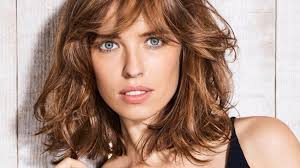 Comment Obtenir Un Parfait Carre Ondule La Coupe De Cheveux Qui Rajeunit Femme Actuelle Le Mag Coiffure femme carré mi long dégradé idées de coiffure. coupe de cheveux qui rajeunit