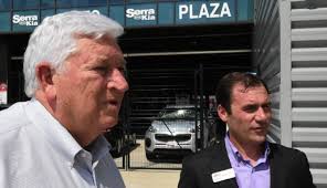 Willie Mays statue honors Don Logan, Birmingham Barons