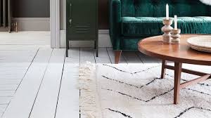 Le bleu klein la nouvelle teinte 2019 cdecofr. Peindre Un Parquet Je M Offre Un Relooking Deco Facile En Peinture Cote Maison