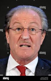 Wolfgang Reizle, PDG de la société de construction de l'usine et  Spécialiste