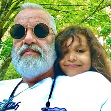 Yall always see the dirty detecting and diving side of me so here is the  dressy side too 🤪🫶🏼😊 The Daisy behind the Discovery! 💚 . . . #metal  #detecting #discoverydaisy #treasurehunter #