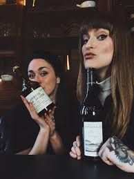 Ana?s croze the cheap show. E6 Grenache A