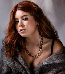 Barbara Tinoco's Instagram, Twitter & Facebook