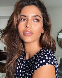 I personally believe Juliana Herz is one of the most beautiful people in  the world. In your opinion, what would you rate her? : r/VindictaRateCelebs