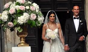 Concorsovinci 5.000€ per il tuo matrimonio! Il Matrimonio Del Figlio Di Zenga Romantico E Commovente Ha Riportato La Pace In Famiglia Foto Ultime Notizie Flash