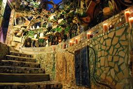 Philly S Magic Garden Why Have I Never Been Here Philadelphia Magic Gardens Organic Gardening Magazine Night Garden