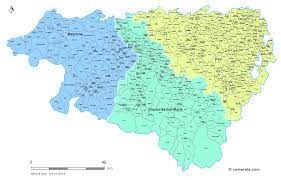 Le pays basque a une façade maritime assez peuplée sur l'océan atlantique et une proximité culturelle avec le pays basque espagnol et la navarre, la langue basque y est toujours pratiquée. Carte Des Nouveaux Arrondissements Des Pyrenees Atlantiques Avec Villes Et Communes