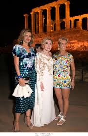 Το δημόσιο μήνυμα για την πανδημία του κορονοϊού. Mhtera Korh Kai Eggones Oles Me Foremata Katrantzoy Marianna Bardinogiannh Xristianna Marianna Kai Marietta Goylandrh Eikones Zwh Iefimerida Gr