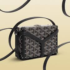 Maison Goyard On Instagram Maison Goyardofficial Is Pleased To Introduce The Minaudierecase The Minaudiere Comes Complet Goyard Bag Goyard Handbags Goyard