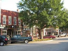 The Small Town In Georgia You Ve Never Heard Of But Will Fall In Love With Small Town America Small Towns National Register Of Historic Places