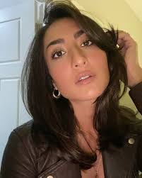 Suzanne Saylor's Instagram, Twitter & Facebook