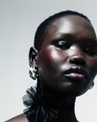 AMEX• New work for American Express Photos : @lm_chabot @leloi (Alexandre  Chabot & Jolianne L'Allier Matteau) Prod : @yvonnehercun Set design :  @camilleboyer_a.d @morethaneve Makeup : @bellafor Hair : @valeriaamirova  Assisted by : @