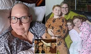 Daniel Tremor's Instagram, Twitter & Facebook