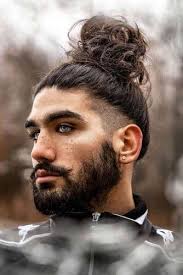 Cependant, si vous le désirez, vous pouvez le faire de chez vous en utilisant simplement une tondeuse. Cheveux Long Homme Les Meilleures Coupes Longues Guidelook Fr