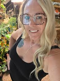 Central indiana with empty backseat ! Any women like to ride ?