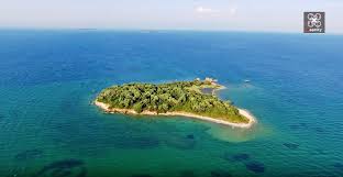 Στολίδι του αμβρακικού κόλπου, η παραλιακή κωμόπολη της βόνιτσας φέρει τον απόηχο μιας άλλης εποχής που κινείται ακόμη και σήμερα σε άλλους ρυθμούς. Bonitsa Iaitoloakarnania