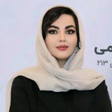 خدا کند انگورها برسند جهان مست شود تلوتلو بخورند خیابان‌ها به شانه‌ی هم  بزنند رئیس‌جمهورها و گداها مرزها مست شوند و محمّد علی بعد از ۱۷ سال مادرش  را ببیند و آمنه